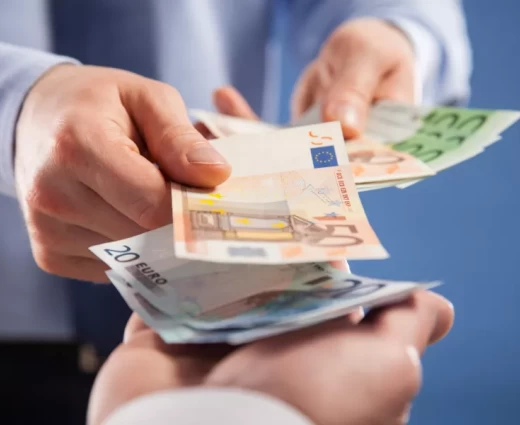 Στο μικροσκόπιο της Ελεγκτικής το Υφυπουργείο Πρόνοιας - Επιδόματα σε μη δικαιούχους και «πάρτι» υπερπληρωμών