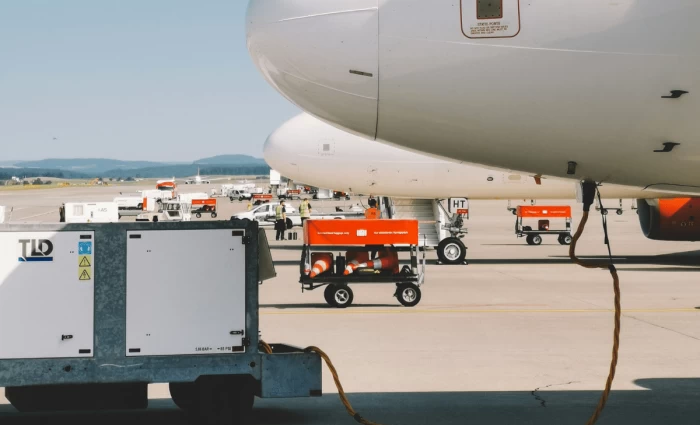 IATA: Θετική η εκεχειρία αλλά οι τιμές των αεροπορικών εισιτηρίων θα παραμείνουν υψηλές