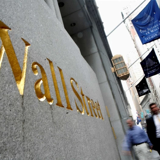 Διορθώνει η Wall Street – Επιστροφή στην αβεβαιότητα λόγω Μέσης Ανατολής