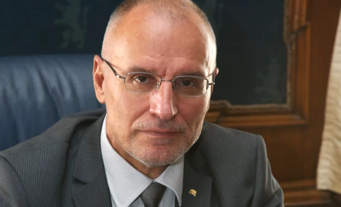 Ράντεφ (ΕΚΤ): Η κεντρική τράπεζα πρέπει να είναι έτοιμη να αυξήσει τα επιτόκια