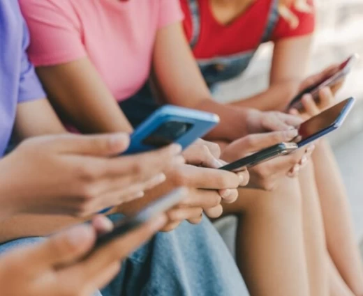 Το 98,3% των  Κυπρίων χρησιμοποιεί τα μέσα κοινωνικής δικτύωσης -  Πρωτιά στην ΕΕ