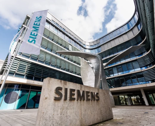 Siemens: Επαναγορά μετοχών 6 δισ. ευρώ παρά τον πόλεμο, τους δασμούς και τον πληθωρισμό