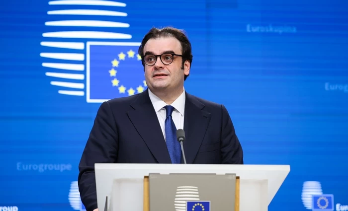 Στο Παρίσι για τη Σύνοδο G7 ο Κυριάκος Πιερρακάκης – Η ατζέντα των συζητήσεων