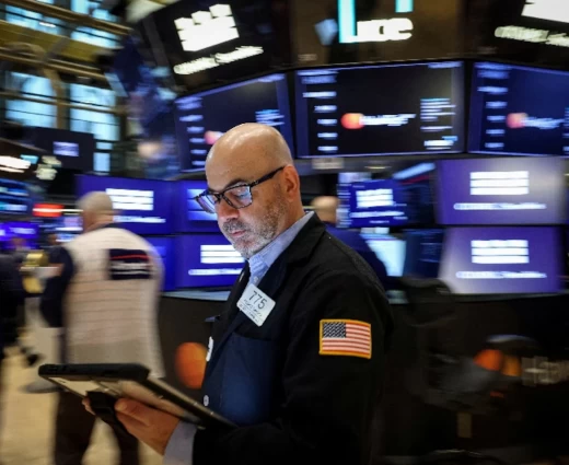 Wall Street: «Προσγείωση» από τα ιστορικά ρεκόρ – Ο πληθωρισμός και τα ομόλογα τρομάζουν τους επενδυτές