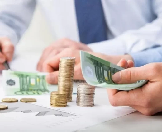 «Αναφορά στην ΕΕ αν κριθεί αντισυνταγματικός ο νόμος για τις καταχρηστικές ρήτρες