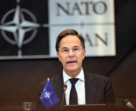 NATO: Πιέζει τους Ευρωπαίους κατασκευαστές όπλων να αυξήσουν την παραγωγή