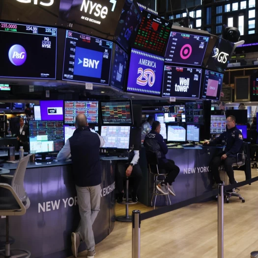 Νέες απώλειες στη Wall Street με φόντο το sell off στα μικροτσίπ