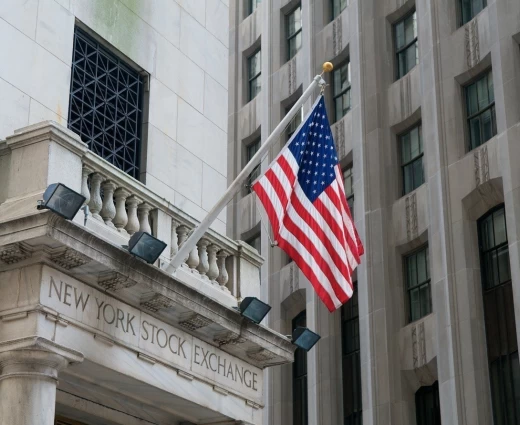 Ανάκαμψη στη Wall Street: Σύνθημα ανόδου από τα ομόλογα με το βλέμμα στην Nvidia