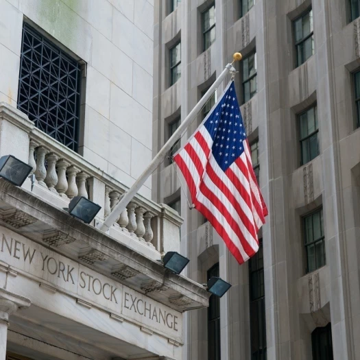 Ανάκαμψη στη Wall Street: Σύνθημα ανόδου από τα ομόλογα με το βλέμμα στην Nvidia