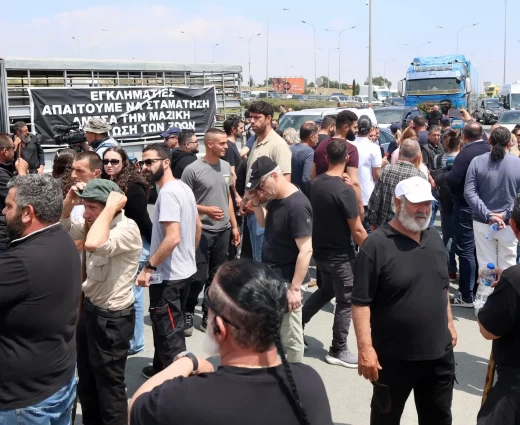 Οι κτηνοτρόφοι καλούν τον κόσμο να στηρίξει τη διαμαρτυρία έξω από το Προεδρικό
