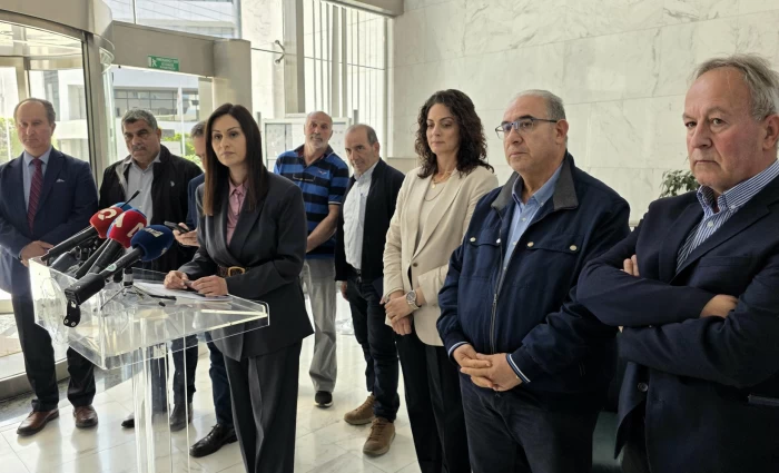 Πιο πολλές και πιο γρήγορα οι αποζημιώσεις για αφθώδη πυρετό - Έως €420 ανά αιγοπρόβατο και έως €2.500 ανά βοοειδές