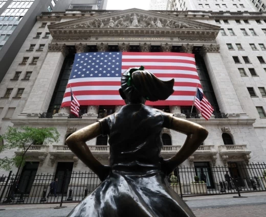 Η Wall Street παραμένει σε τροχιά ρεκόρ εν αναμονή νέων εξελίξεων μεταξύ ΗΠΑ-Ιράν