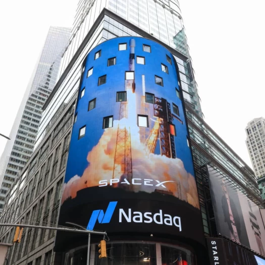 Κατεβάζει ταχύτητα η Wall Street – «Πύραυλος» η SpaceX, ξεπέρασε την Amazon