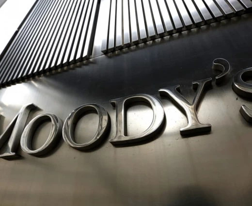 Moody’s: Τι φέρνει η αύξηση των επιτοκίων της ΕΚΤ για τις ευρωπαϊκές τράπεζες