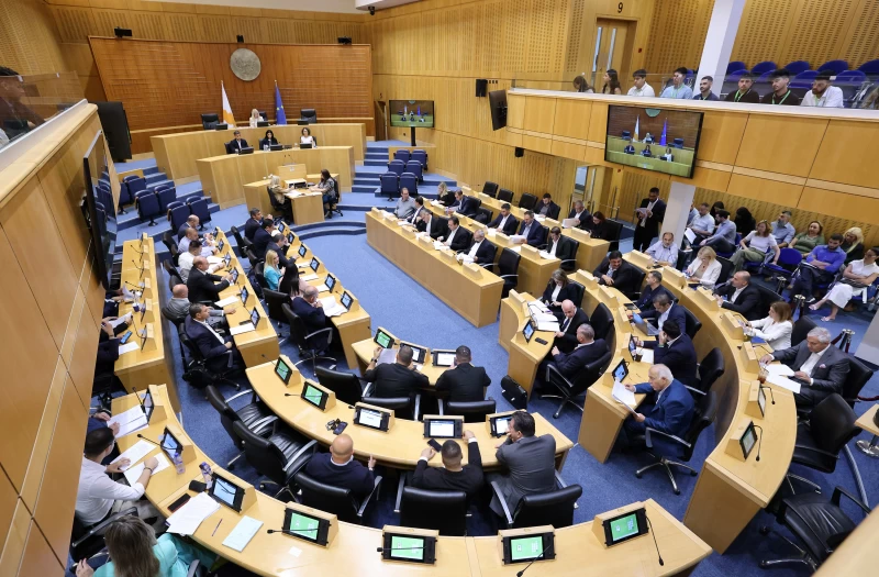 Οι νέοι πρόεδροι και τα νέα μέλη των κοινοβουλευτικών επιτροπών - Εγκρίθηκαν σήμερα από την Ολομέλεια
