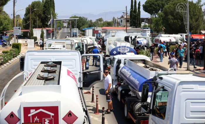 Στο περίμενε για επιστροφή φόρου οι πρατηριούχοι – Βράζουν και για τα βυτιοφόρα