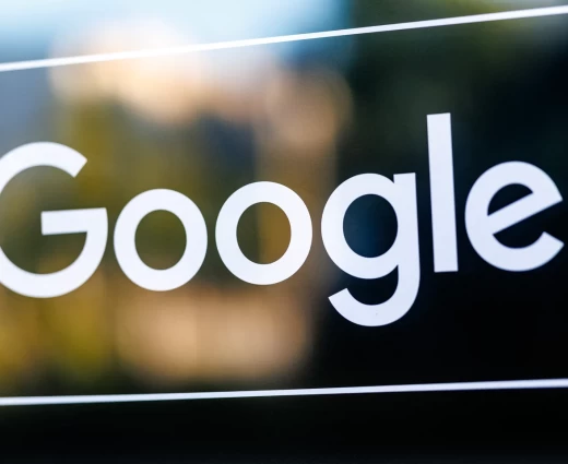 Alphabet: Αντλεί $80 δισ. για τη «μάχη» της τεχνητής νοημοσύνης – Συμφωνία και με τη Berkshire Hathaway