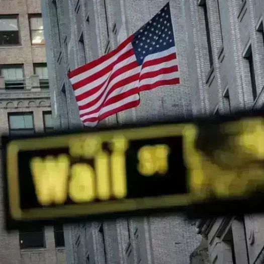 Νέο τεχνολογικό sell off στη Wall Street λόγω OpenAI και Apple