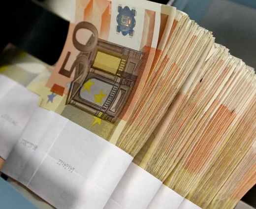 Ακρίβεια και επιτόκια πλήττουν τους δανειολήπτες – Μέτρα προστασίας και στήριξης ζητά ο ΣΥΠΡΟΔΑΤ