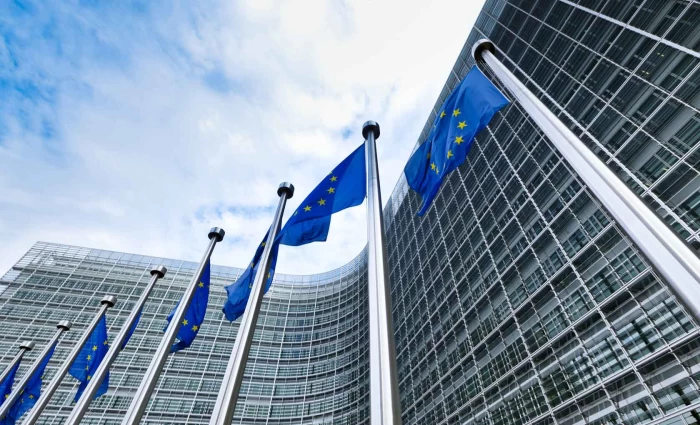Politico: Απογοητευτικές οι προσπάθειες της Ε.Ε. για τη μείωση της γραφειοκρατίας