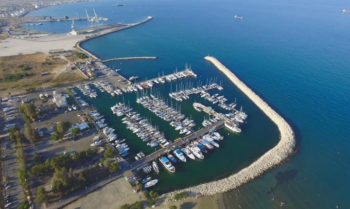 Ανάπτυξη έως 415 εκατ. ευρώ σε τρεις φάσεις – Οδικός χάρτης για το λιμάνι και τη μαρίνα Λ/κας