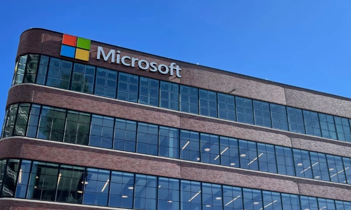 Σοκ στη Microsoft: Τα πακέτα αποζημίωσης που προσφέρει στους 4.800 απολυμένους υπαλλήλους