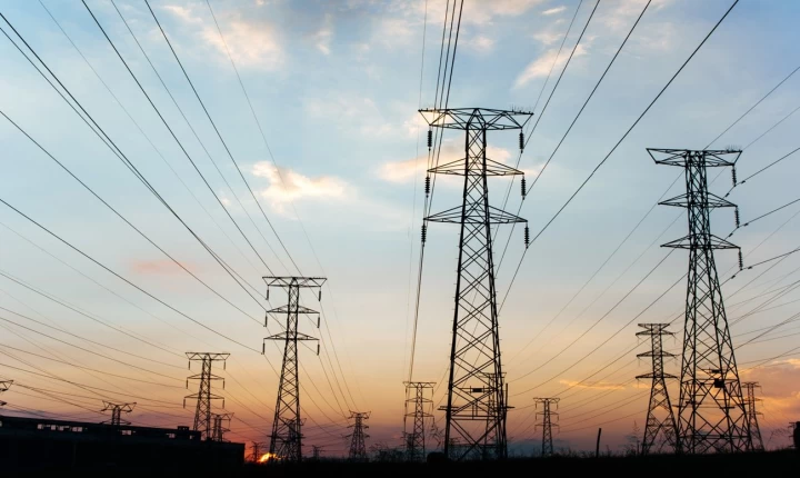 Υποχωρεί η ζήτηση ηλεκτρικής ενέργειας – Τι διαβεβαιώνει ο ΔΣΜΚ