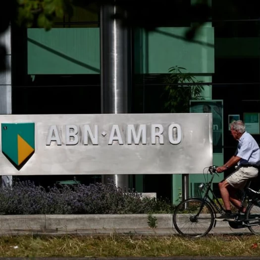 ABN Amro: Στα €780 εκατ. τα καθαρά κέρδη του β΄ τριμήνου – Στα €6,8 δισ. ανεβάζει τον στόχο εσόδων για το 2026