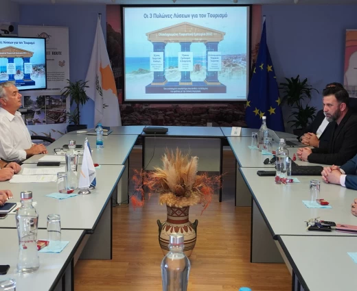 Στρατηγική για τον «Έξυπνο Τουρισμό 2032» παρουσίασαν Κουμής και Σκουρίδης