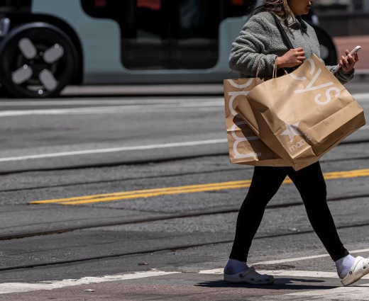 ΗΠΑ: Απότομο φρένο στις λιανικές πωλήσεις – Η μεγαλύτερη πτώση σε διάστημα άνω του ενός έτους