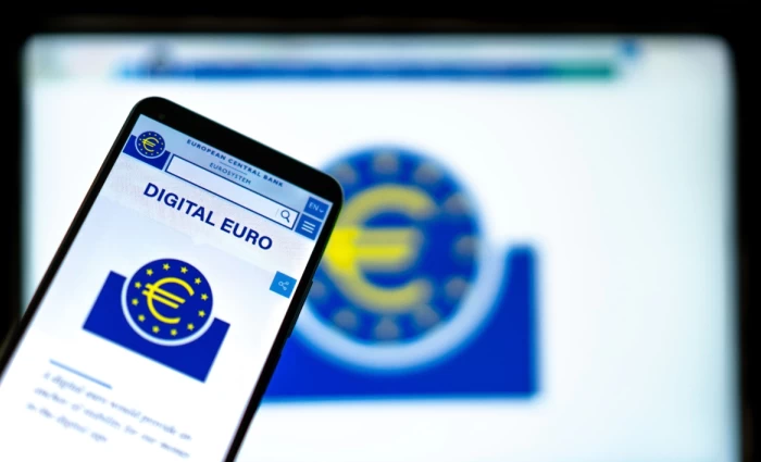 Έξι στους δέκα δηλώνουν άγνοια για το ψηφιακό ευρώ – Τι δείχνει έρευνα της ΚΤΚ