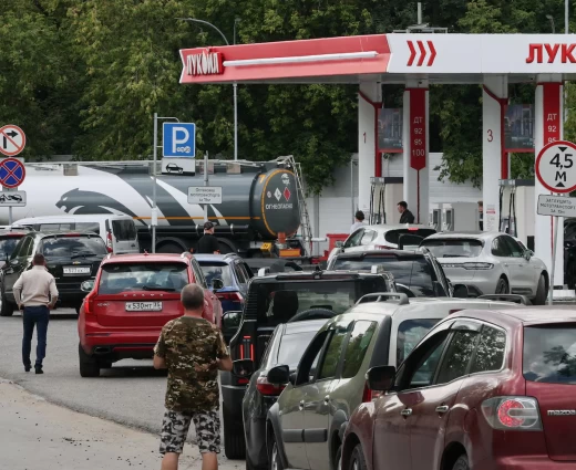 Η Ρωσία πραγματοποίησε την πρώτη εισαγωγή βενζίνης