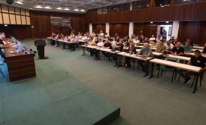 Ωρομίσθιο προσωπικό: Καμία εξέλιξη στη διαφορά, κανονικά η απεργία στις 17 Σεπτεμβρίου