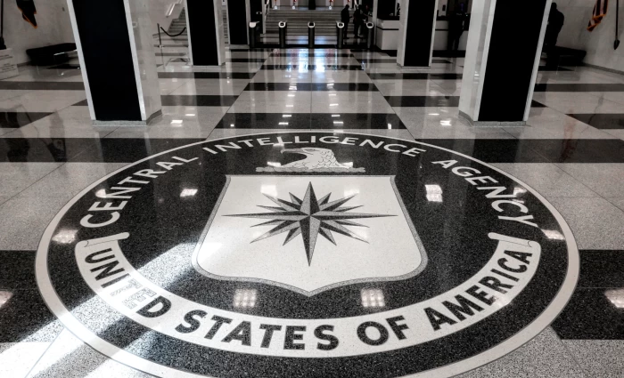 Το κρυφό χρέος της Apple στη CIA