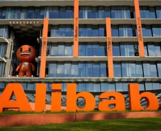 Alibaba: Η τεχνητή νοημοσύνη ανεβάζει τα έσοδα, αλλά «ροκανίζει» τα κέρδη – Βουτιά άνω του 75%