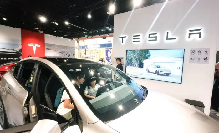 Tesla: Γιατί ανακαλεί 3 εκατομμύρια ηλεκτρικά οχήματα στην Κίνα