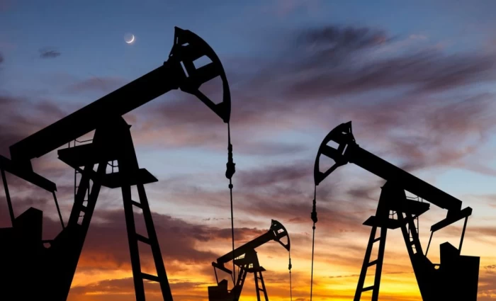 Πετρέλαιο: Εβδομαδιαία βουτιά άνω του 5% για το Brent – Στο επίκεντρο Ιράν και Ορμούζ