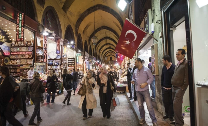 Τουρκία: Ο πληθωρισμός υποχώρησε στο 31,8% – Ο πόλεμος στη Μέση Ανατολή κρατά σε επιφυλακή την κεντρική τράπεζα