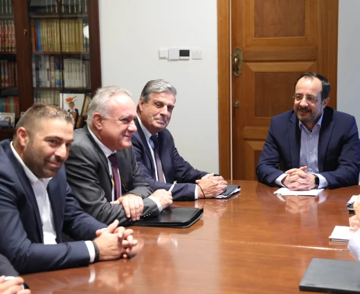 Μικτό κλιμάκιο για μεταρρύθμιση, διάλογο για ΕΑΧ και ΕΟΧ – Τι συμφώνησαν ΠΑΣΥΔΥ και κυβέρνηση