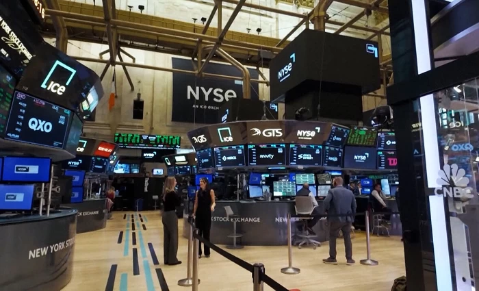 Μεικτά πρόσημα στη Wall Street με το βλέμμα στις εξελίξεις στη Μ. Ανατολή