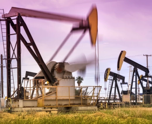 Πετρέλαιο: Πιάνει και πάλι τα 83 δολάρια το Brent μετά το σχέδιο του Ιράν για τα Στενά του Ορμούζ