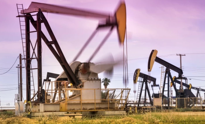 Πετρέλαιο: Πιάνει και πάλι τα 83 δολάρια το Brent μετά το σχέδιο του Ιράν για τα Στενά του Ορμούζ