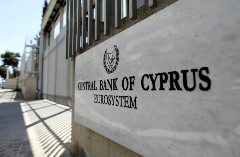 Πιο αισιόδοξη η ΚΤΚ για ανάπτυξη, αλλά όχι για πληθωρισμό – Οι νέες προβλέψεις της