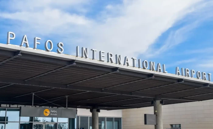 Συνεχίζει να «πετά» το αεροδρόμιο Πάφου, απορροφά τους κραδασμούς ο τουρισμός