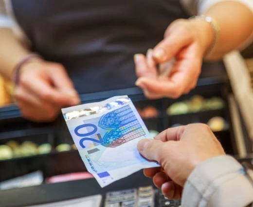 Εκτόξευση εναρμονισμένου πληθωρισμού στο 5,2% τον Αύγουστο  - Παραμένει ο τρίτος υψηλότερος στην ΕΕ