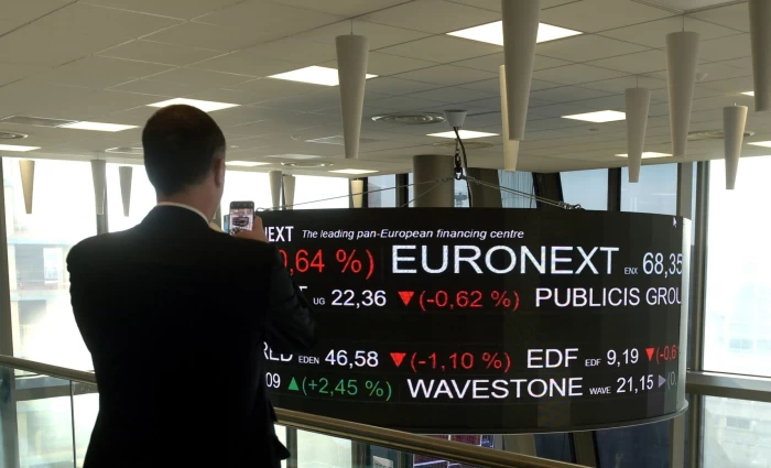 Μικρές μεταβολές στις ευρωαγορές με το βλέμμα στο πετρέλαιο – Ανησυχία για το γαλλικό χρέος, σε υψηλό 6 ετών τα γαλλικά CDS