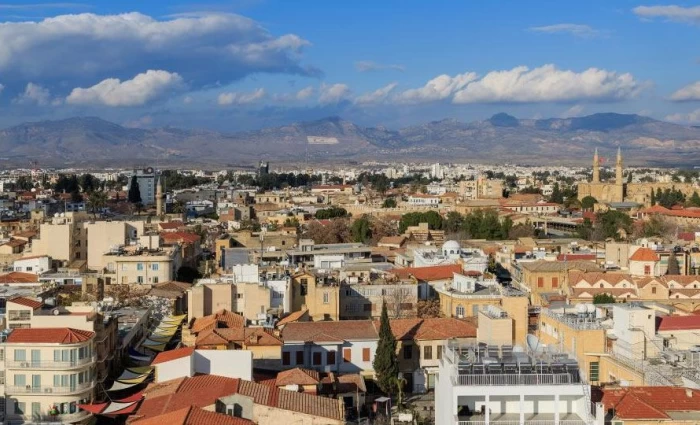 Απαντά στις αιχμές για τις 1.000 σκάλες γης η Υπηρεσία Τ/κ Περιουσιών – «Οι συμβάσεις τερματίστηκαν το 2024»