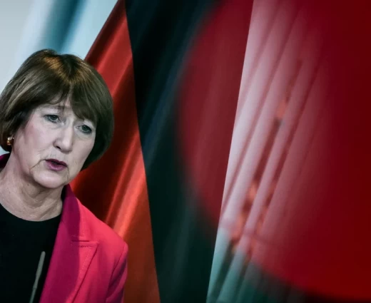 Γερμανία: Το λόμπι της αυτοκινητοβιομηχανίας προειδοποιεί για τις αυξανόμενες εμπορικές ανισορροπίες με την Κίνα