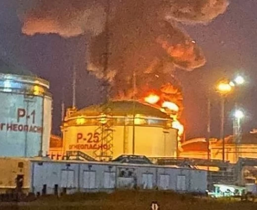 Η Ουκρανία ανακοίνωσε πως έπληξε το διυλιστήριο πετρελαίου στη νότια Ρωσία