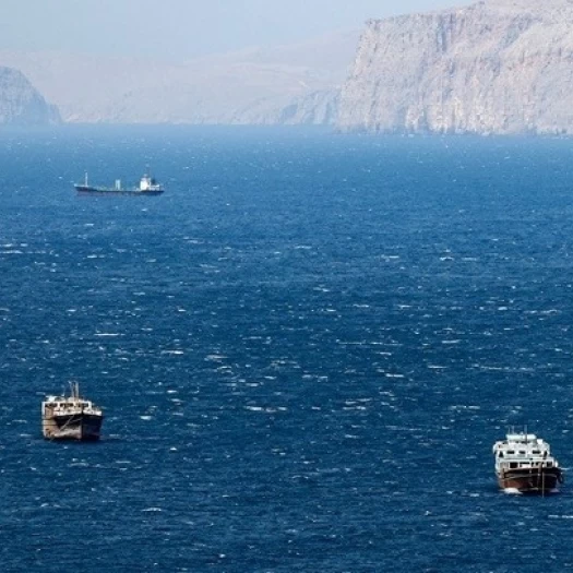 Το Ιράν επιμένει στους όρους του για να ξανανοίξει το στενό του Ορμούζ παρά την απόρριψή τους από τις ΗΠΑ